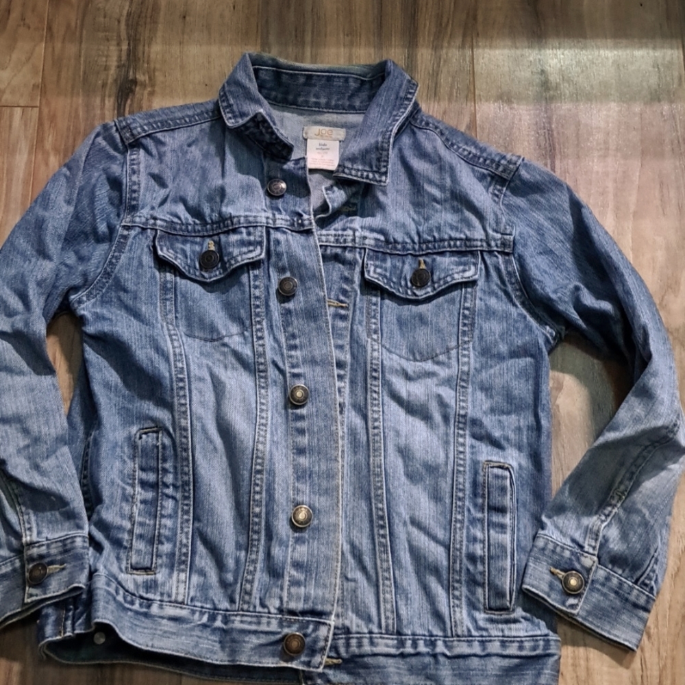 Denim jacket, JOE, 100% cotton, made in Bangladesh. m/m kids 8.